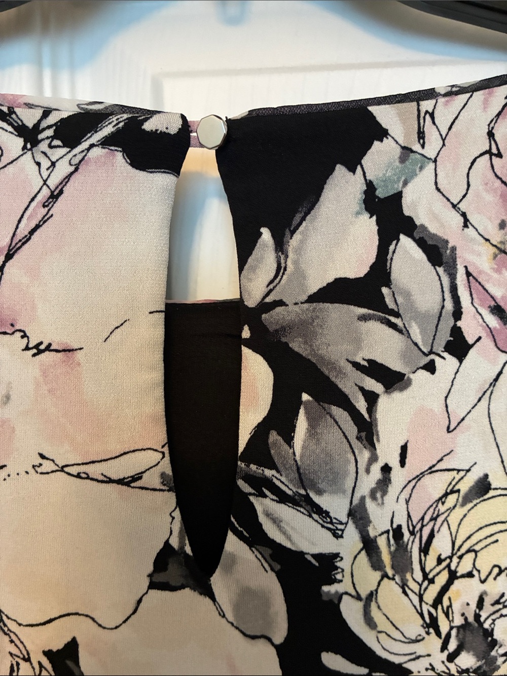 Pretty Black Floral Blouse - Picture 4 of 8